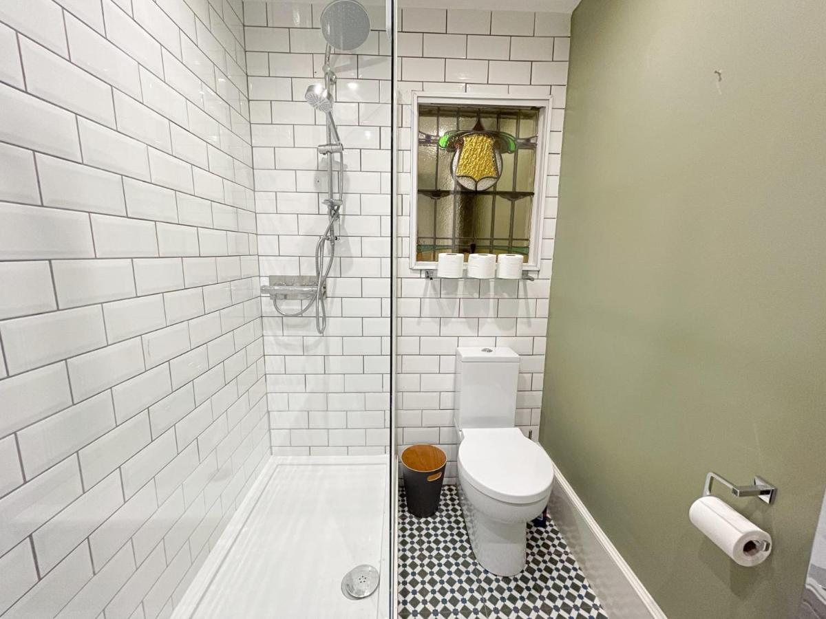 1 Bed Character Filled Glasgow Apartment Extérieur photo